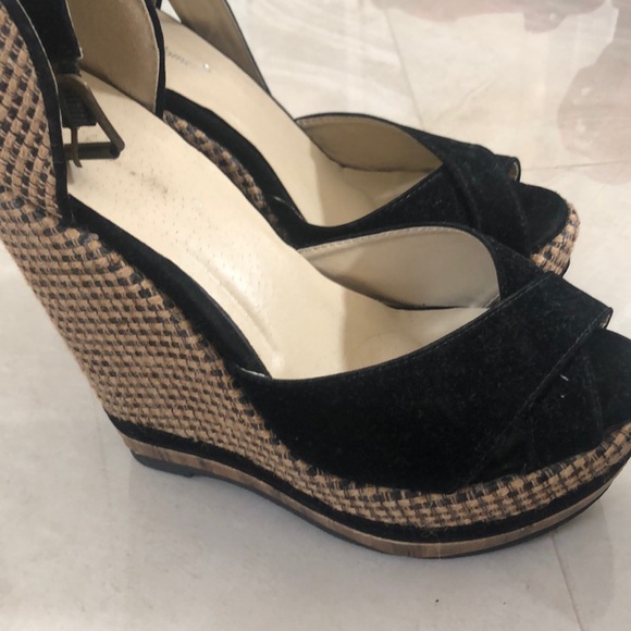 Platform - Picture 2 of 2